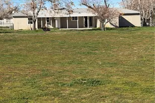 9047 10th Ave, Hesperia, CA 92345 - Photo 14