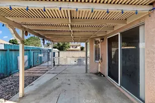 16444 Trelaney Rd, Fontana, CA 92337 - Photo 18