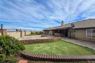 10282 Farmington, Oak Hills, CA 92344 - Photo 4