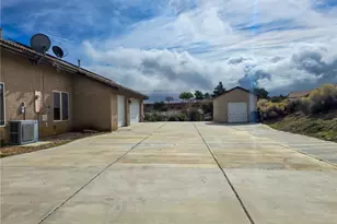 10282 Farmington, Oak Hills, CA 92344 - Photo 6