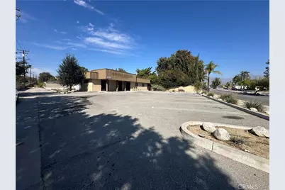 2005 Garey Avenue, Pomona, CA 91767 - Photo 18