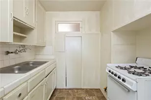 1437 Bonnie Brae St, Los Angeles, CA 90006 - Photo 10