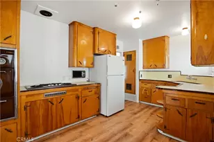 924 W E, Ontario, CA 91762 - Photo 16