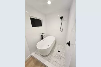 16124 San Fernando Mission Boulevard, Granada Hills, CA 91344 - Photo 4