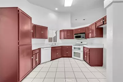 9369 Dragon Tree, Hesperia, CA 92344 - Photo 8