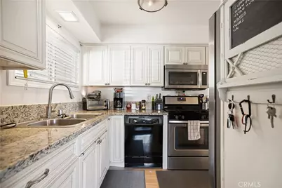 39 Pine Via Avenue, Anaheim, CA 92801 - Photo 8