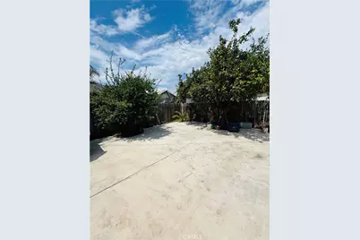 7411 Elsie, Los Angeles, CA 90001 - Photo 22