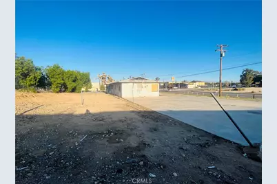 15720 Mojave Drive, Victorville, CA 92394 - Photo 2
