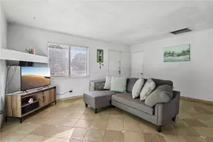 16362 Pine St, Hesperia, CA 92345 - Photo 2