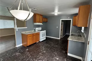 1600 W Robin Dr, Visalia, CA 93291 - Photo 14