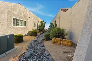 880 W Highpoint, Claremont, CA 91711 - Photo 2