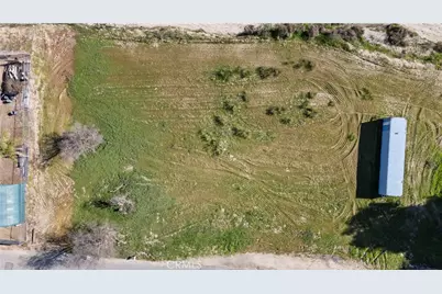 2 Taft Ct, Val Verde, CA 91383 - Photo 8