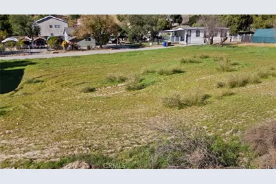 2 Taft Ct, Val Verde, CA 91383 - Photo 14