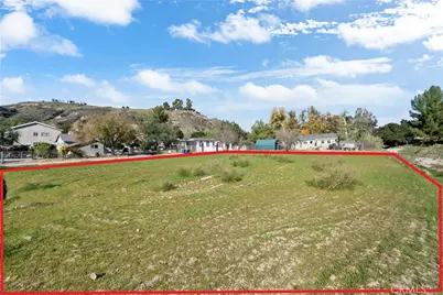 2 Taft Ct, Val Verde, CA 91383 - Photo 38