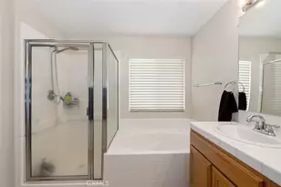 13796 Starshine, Victorville, CA 92392 - Photo 32