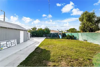 8868 Juniper Avenue, Fontana, CA 92335 - Photo 22