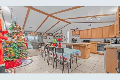 16043 Saint Timothy Road, Apple Valley, CA 92307 - Photo 12