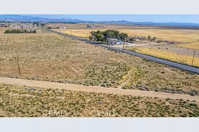 70 Antelope, Lancaster, CA 93536 - Photo 4