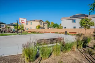 1810 Parkplace Ln, Riverside, CA 92501 - Photo 46