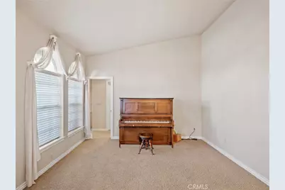 11385 Oak Ridge, Oak Hills, CA 92344 - Photo 66