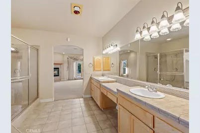 11385 Oak Ridge, Oak Hills, CA 92344 - Photo 32