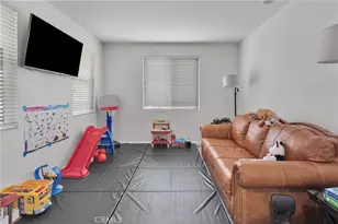 13458 Snowdrop Ct, Victorville, CA 92394 - Photo 16