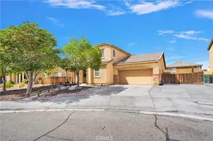 13458 Snowdrop Ct, Victorville, CA 92394 - Photo 4