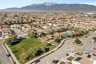 6978 Alderwood Dr, Fontana, CA 92336 - Photo 32