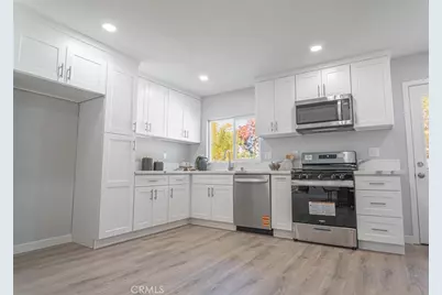 140 S Thompson Street, Hemet, CA 92543 - Photo 2