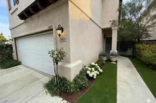 24854 Noelle, Newhall, CA 91321 - Photo 2