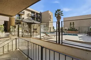 7320 Hawthorn Ave, Los Angeles, CA 90046 - Photo 32