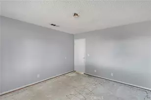 15807 Sitting Bull, Victorville, CA 92395 - Photo 18