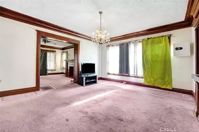 4239 South Raymond Avenue, Los Angeles, CA 90037 - Photo 8