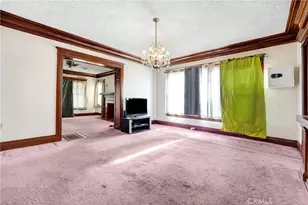 4239 S Raymond Ave, Los Angeles, CA 90037 - Photo 8