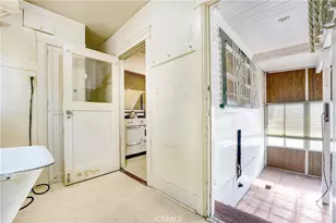 4239 S Raymond Ave, Los Angeles, CA 90037 - Photo 24