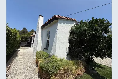 2201 Avon, Los Angeles, CA 90026 - Photo 12