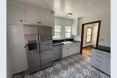 2201 Avon, Los Angeles, CA 90026 - Photo 8