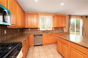 16414 Twinberry Ct, Fontana, CA 92336 - Photo 12