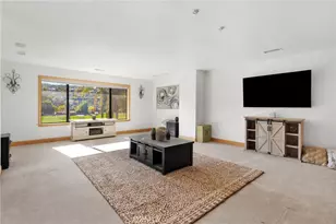 42125 Crest Dr, Hemet, CA 92544 - Photo 8