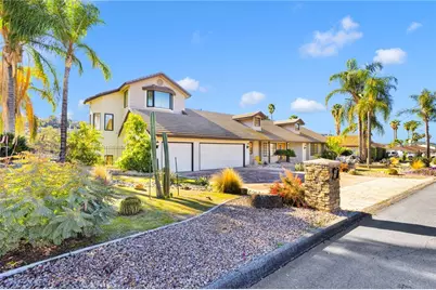 42125 Crest Drive, Hemet, CA 92544 - Photo 2