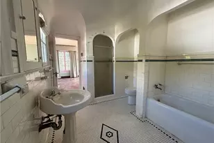 2329 N Edgemont, Los Angeles, CA 90027 - Photo 18