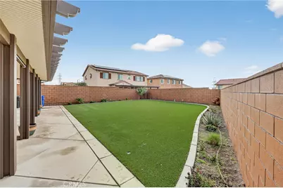 15575 Parry Peak, Fontana, CA 92336 - Photo 34