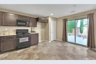 7165 Hazelwood Way, Fontana, CA 92336 - Photo 14