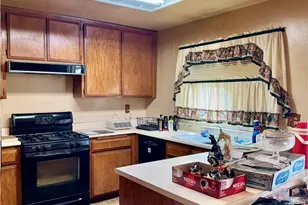 15681 San Jacinto, Fontana, CA 92336 - Photo 6