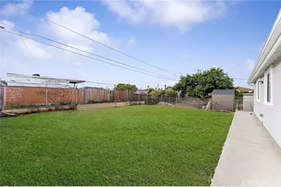 540 W 118th Street, Los Angeles, CA 90044 - Photo 28