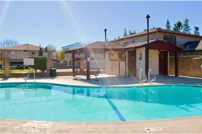 1126 W Calle De La Luna # 4, Azusa, CA 91702 - Photo 6