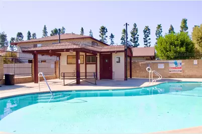 1126 W Calle De La Luna # 4, Azusa, CA 91702 - Photo 4