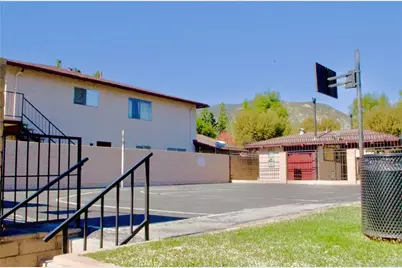 1126 W Calle De La Luna # 4, Azusa, CA 91702 - Photo 8