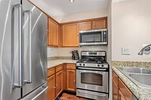 355 N Maple St, Burbank, CA 91505 - Photo 8