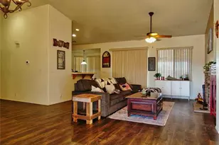 21172 Burgundy, Apple Valley, CA 92308 - Photo 4